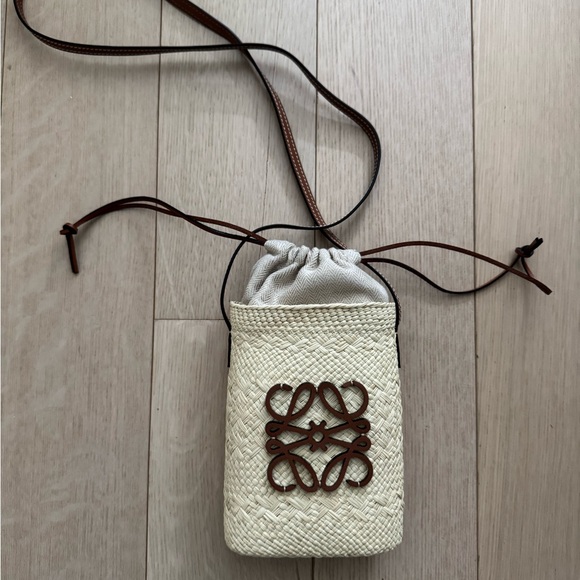 Loewe Cream Knit Crossbody Bag with Brown Accents - Picture 1 of 3